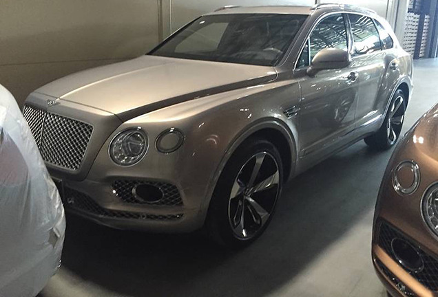 Bentley Bentayga  :      